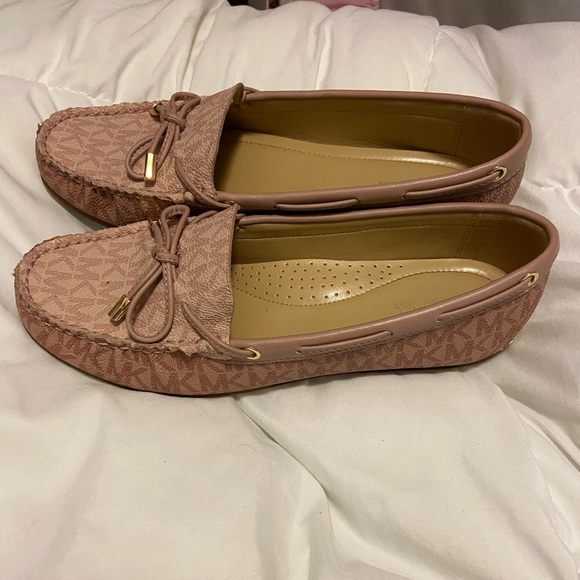 Michael Kors shoes 7.5 Sutton with box - Picture 1 of 4